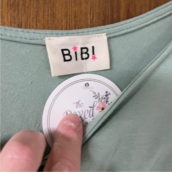 BiBi size small sage color with side shoulder tie blouse - Picture 4 of 5